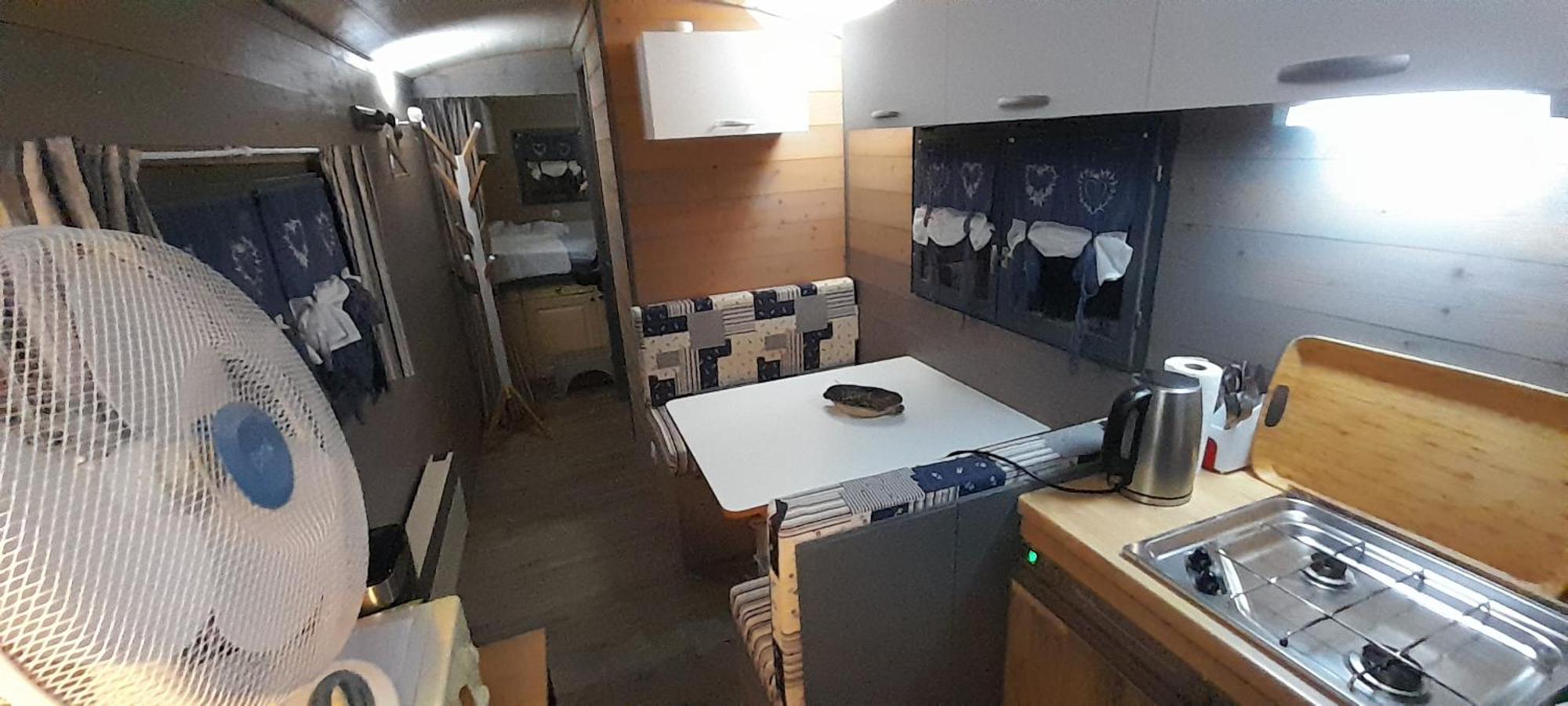 Location Type Gite, Chambre D'Hote, Meuble De Tourisme Dans Joli Petit Chalet Typique Et Ou Jolie Roulotte Type Boheme Waldighoffen Exterior photo