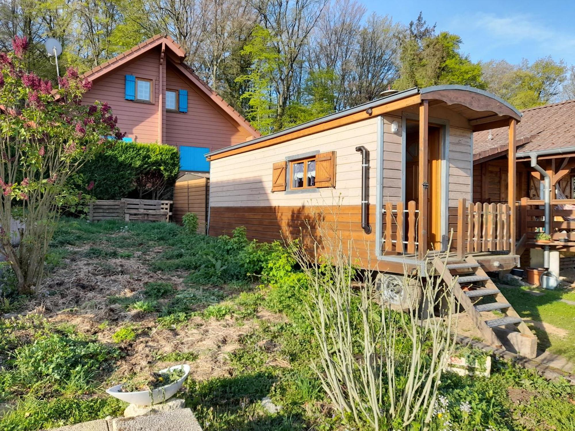 Location Type Gite, Chambre D'Hote, Meuble De Tourisme Dans Joli Petit Chalet Typique Et Ou Jolie Roulotte Type Boheme Waldighoffen Exterior photo