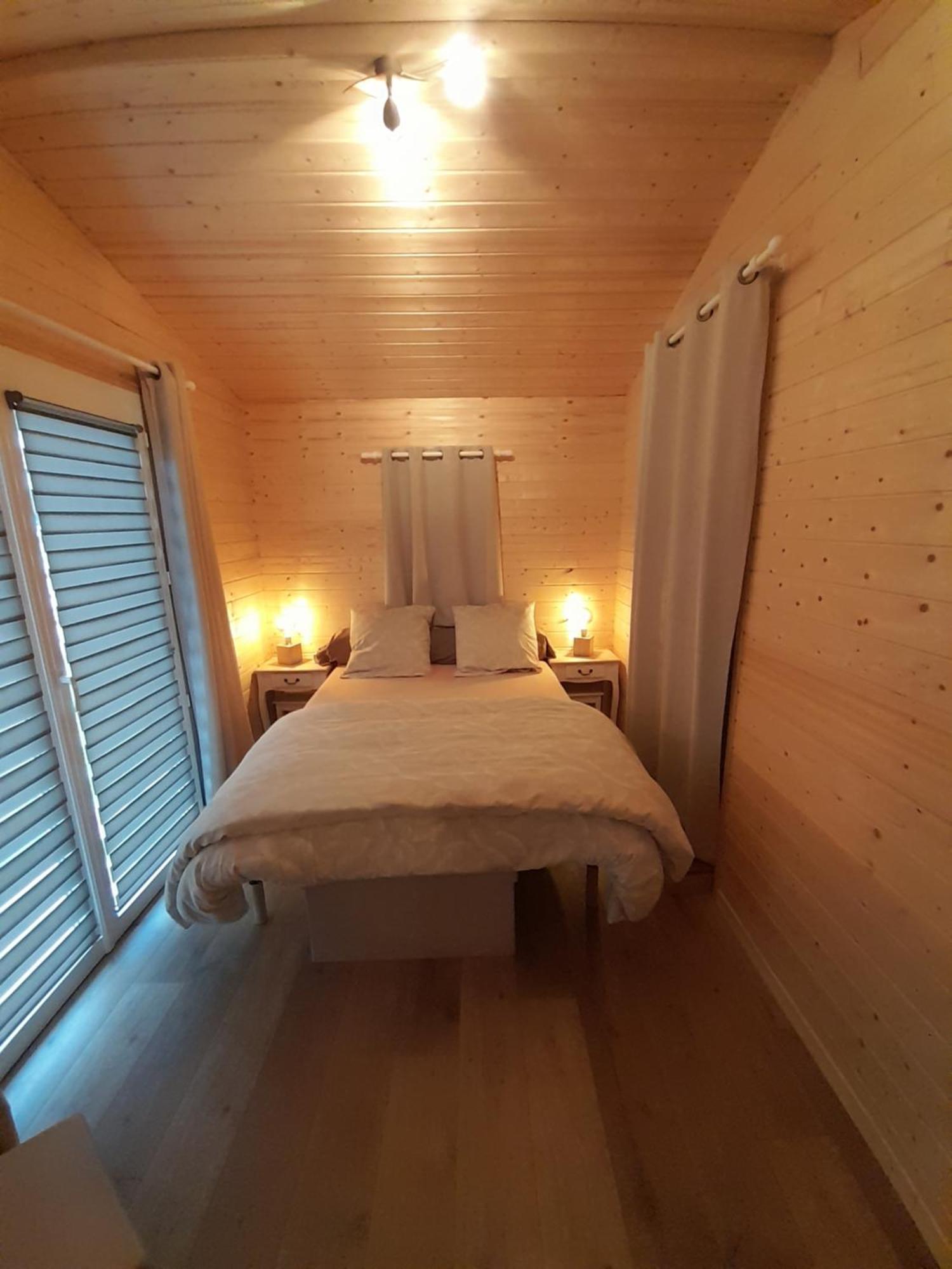 Location Type Gite, Chambre D'Hote, Meuble De Tourisme Dans Joli Petit Chalet Typique Et Ou Jolie Roulotte Type Boheme Waldighoffen Exterior photo