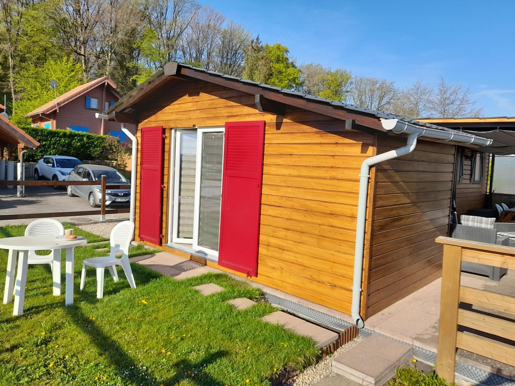 Location Type Gite, Chambre D'Hote, Meuble De Tourisme Dans Joli Petit Chalet Typique Et Ou Jolie Roulotte Type Boheme Waldighoffen Exterior photo