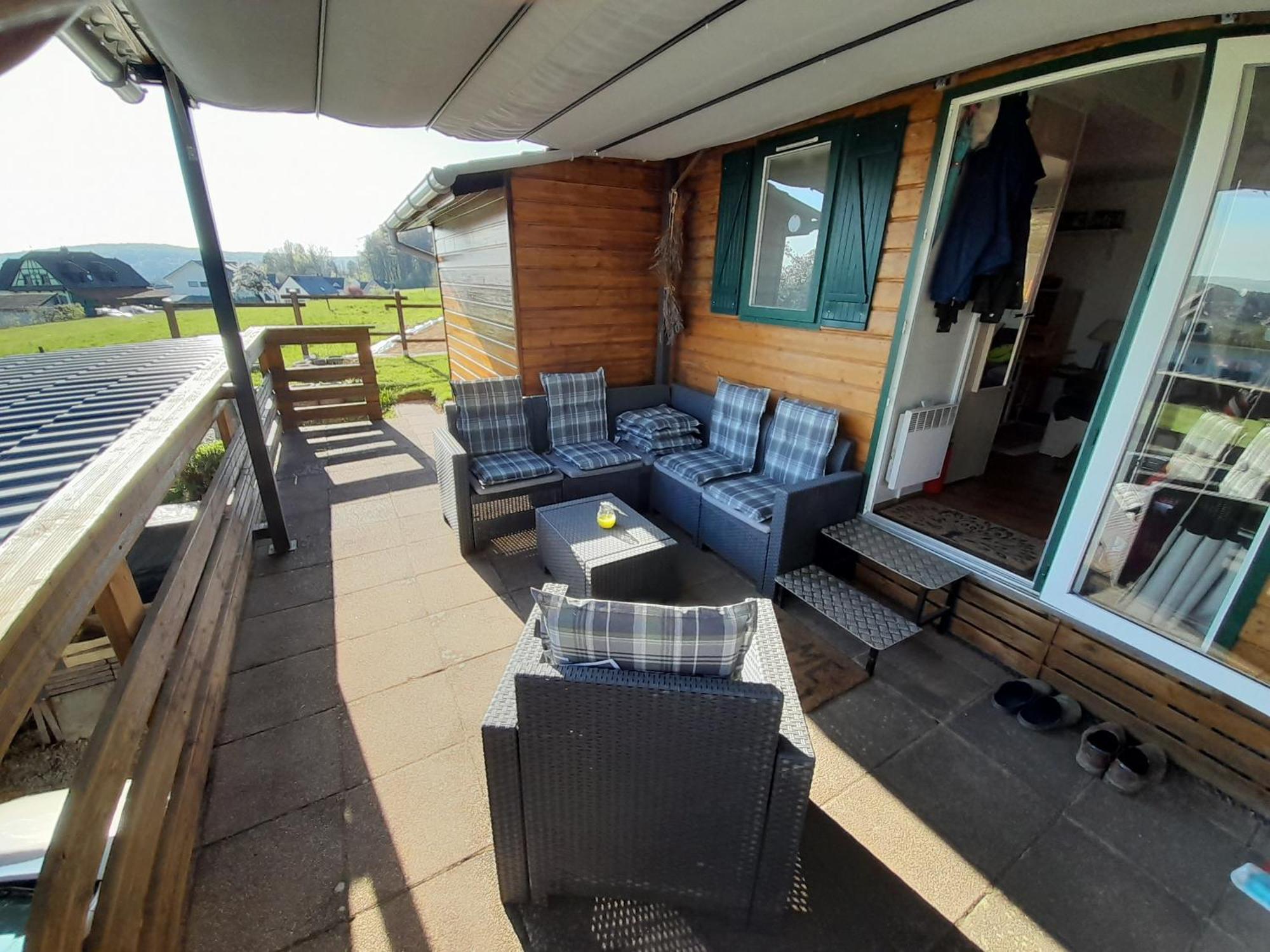 Location Type Gite, Chambre D'Hote, Meuble De Tourisme Dans Joli Petit Chalet Typique Et Ou Jolie Roulotte Type Boheme Waldighoffen Exterior photo